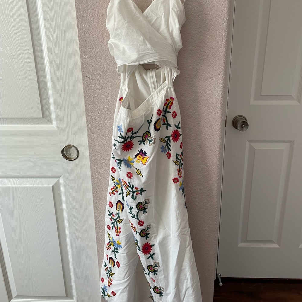 Great long and flowy summer dress! Open midriff and back.